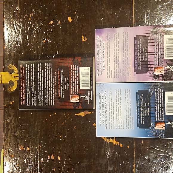Vampire Academy Book Set by Richelle Mead - Picture 2 of 2